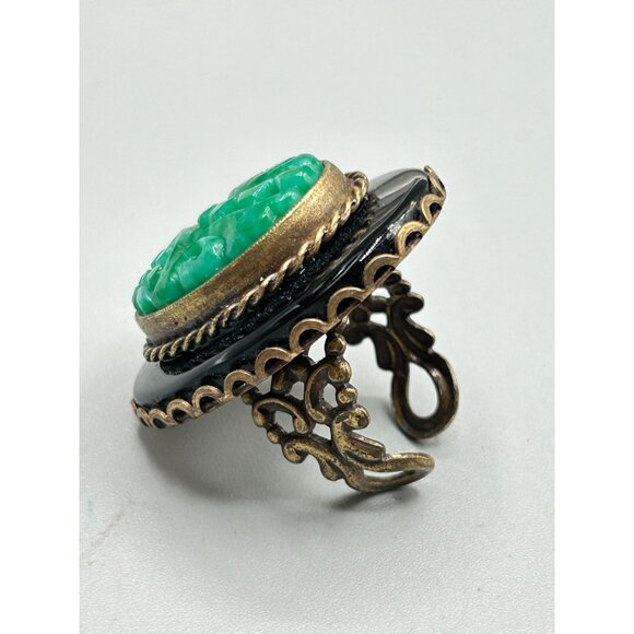 Designer Sweet Romance Ollipop USA Oval Green Carved Stone Adjustable Ring - Picture 3 of 8